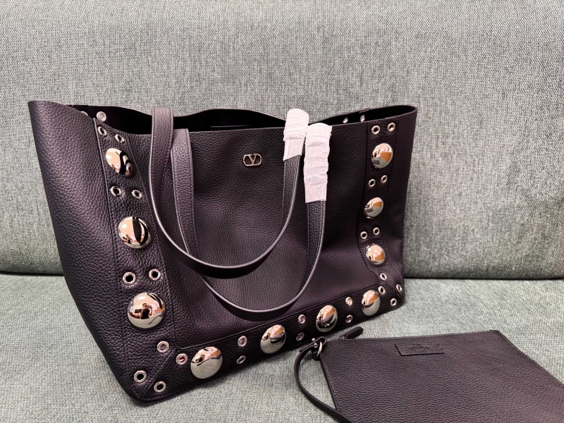 Va1e*ntin0 shopping bag